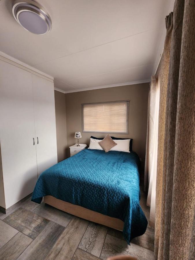 Rudman Townhouses - Family Apartment Боксбург Екстериор снимка